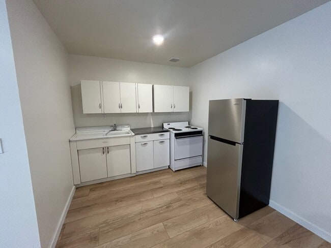 Building Photo - 3123 Harrison Ave