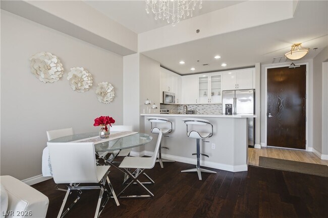 Building Photo - 8255 S Las Vegas Blvd