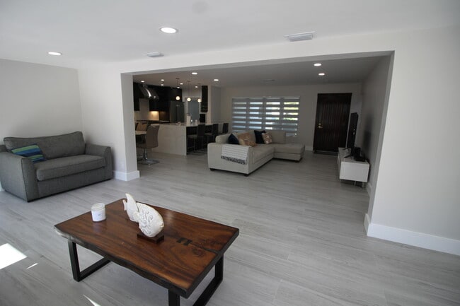 Building Photo - 2548 SE 14th St