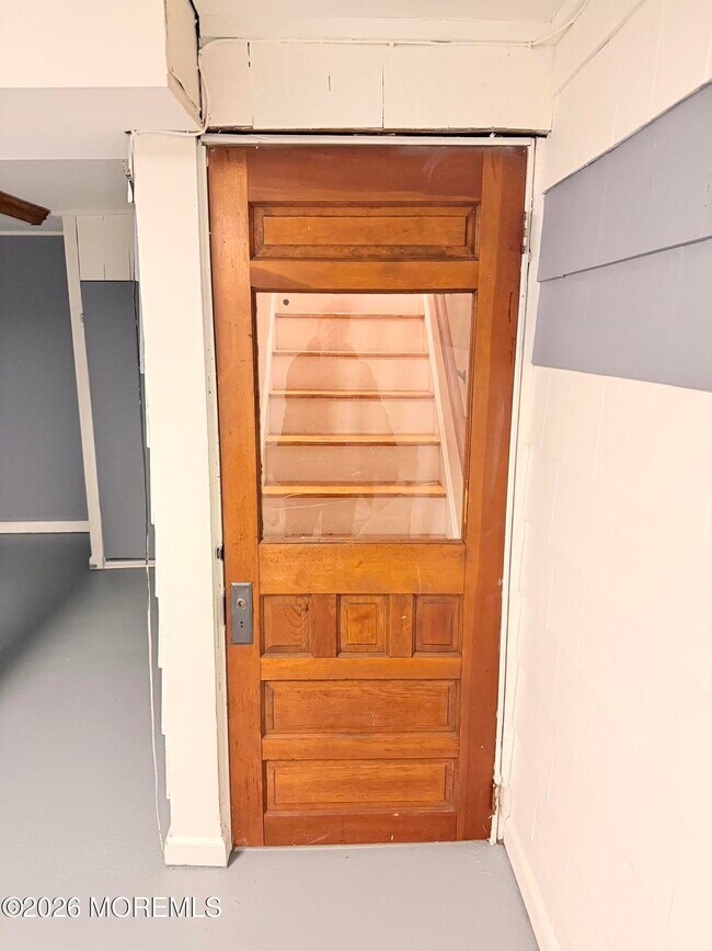 Building Photo - 340 Suburban Dr