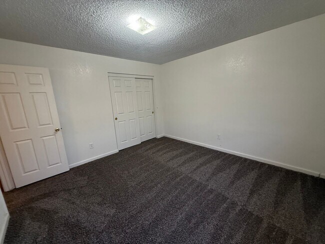 Building Photo - 20318 Thunderbird Rd