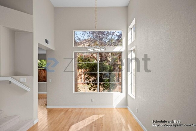 Building Photo - 514 Issac Ct