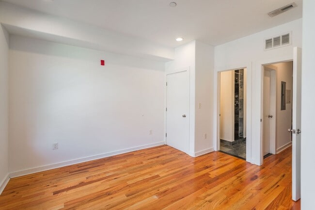 Building Photo - 1642 N Marshall St