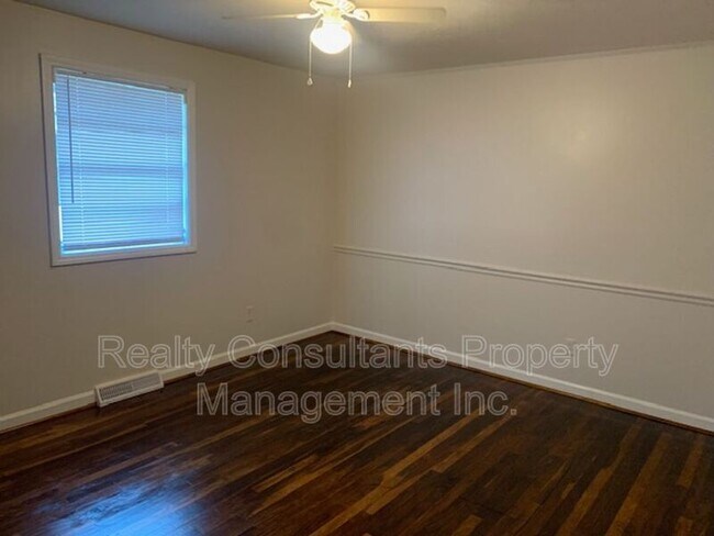 Building Photo - 1813 Walker Ave