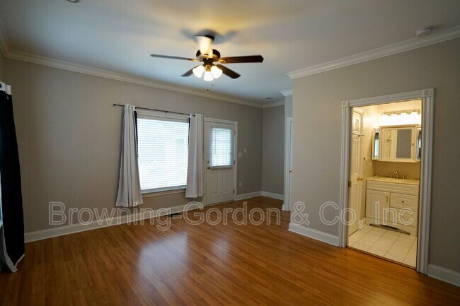 Building Photo - 1302 Caldwell Ave