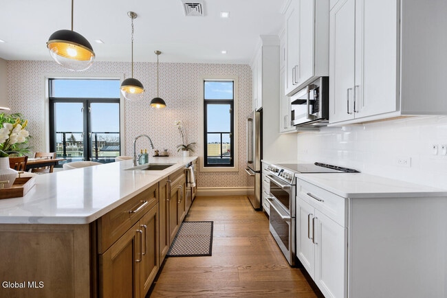 Building Photo - 78 Church St