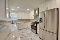 Building Photo - 5604 Whitehaven St