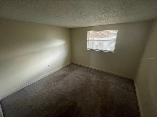 Building Photo - 4128-4126 Shoreline Dr