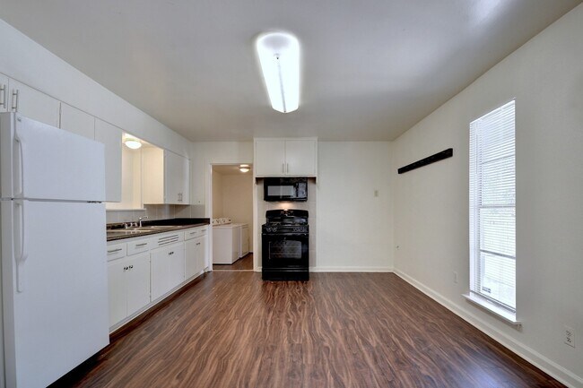 Building Photo - 129 Coleman St