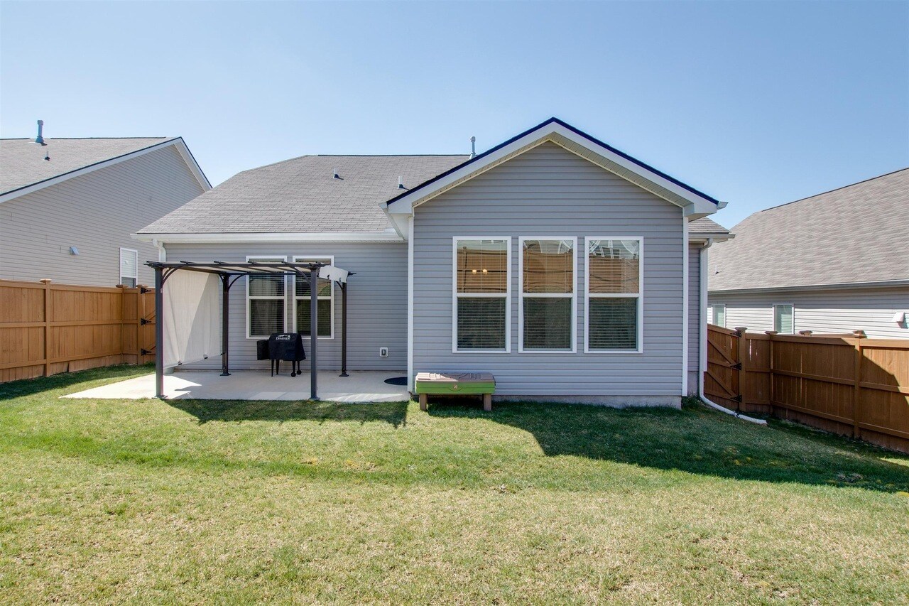 Building Photo - 1989 Stonewater Dr