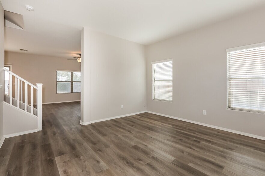 Building Photo - 30783 N Karen Ave