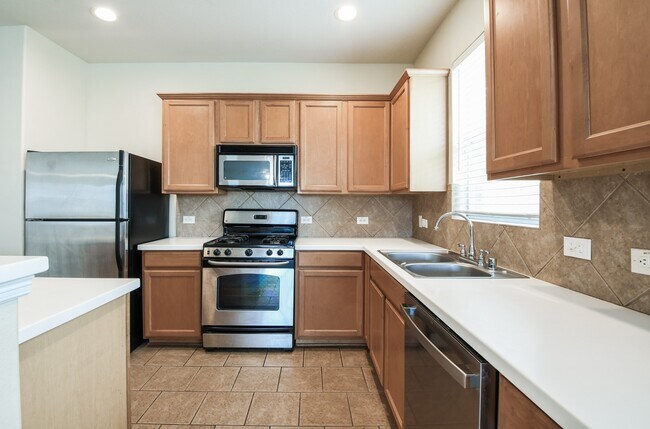 Building Photo - 2029 Creek Run Dr