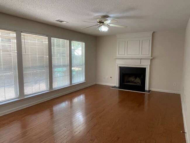 Building Photo - Gorgeous Peachtree Corners Home with Swim ...