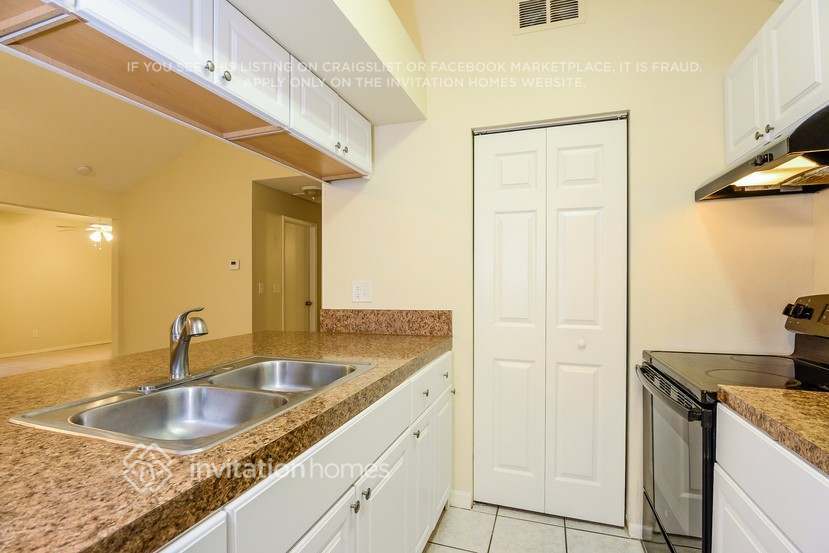 Building Photo - 3764 Carmichael Ct