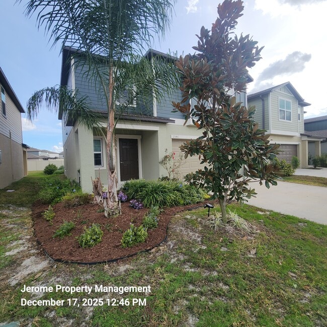 Building Photo - 2546 Leonia Ln