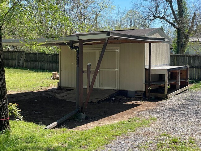 Building Photo - Nice three bedroom two bath modular home i...