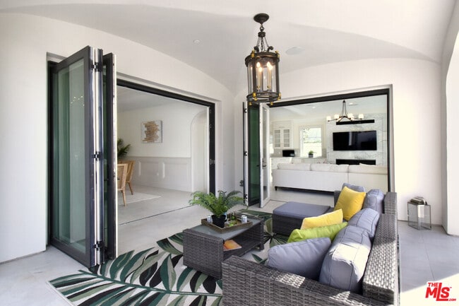 Building Photo - 548 15th St