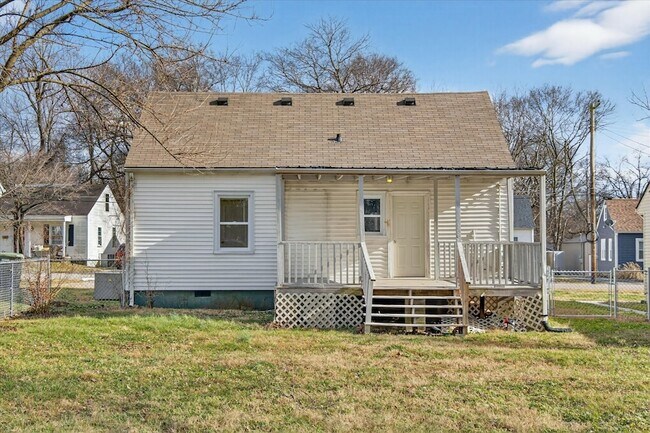 Building Photo - 2813 Faircourt St