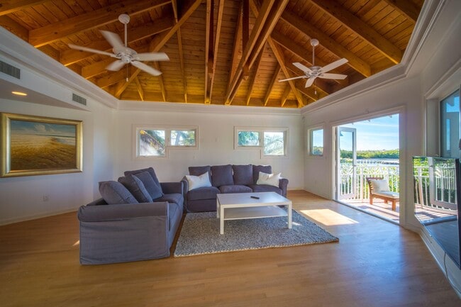 Building Photo - 4000 S Ocean Blvd