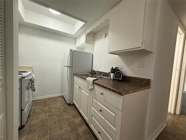 Building Photo - 510 SW 69th St