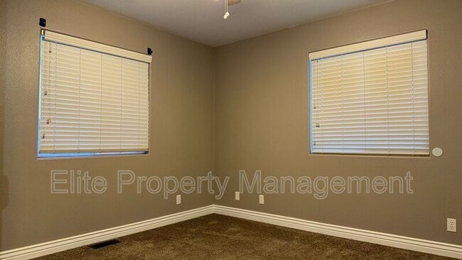 Building Photo - 788 S Knox Dr