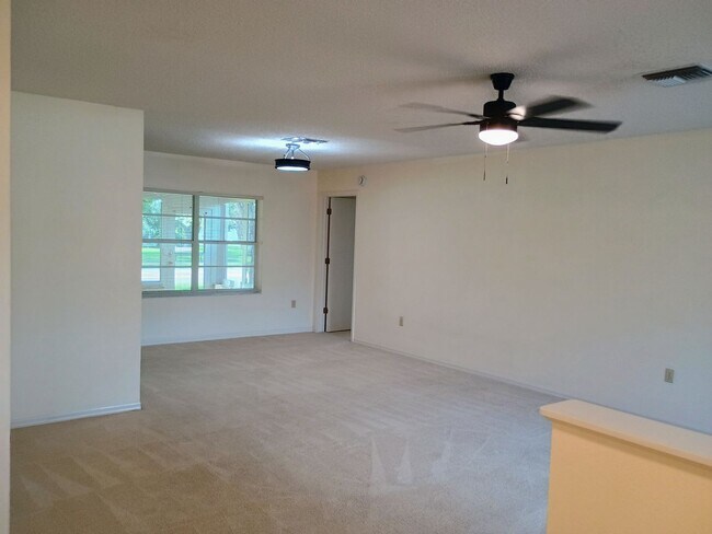 Building Photo - 2 bedroom 2 bathroom Large House for rent ...