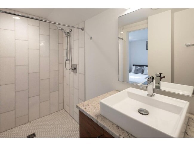 Building Photo - 2700 W Lake of the Isles Pkwy