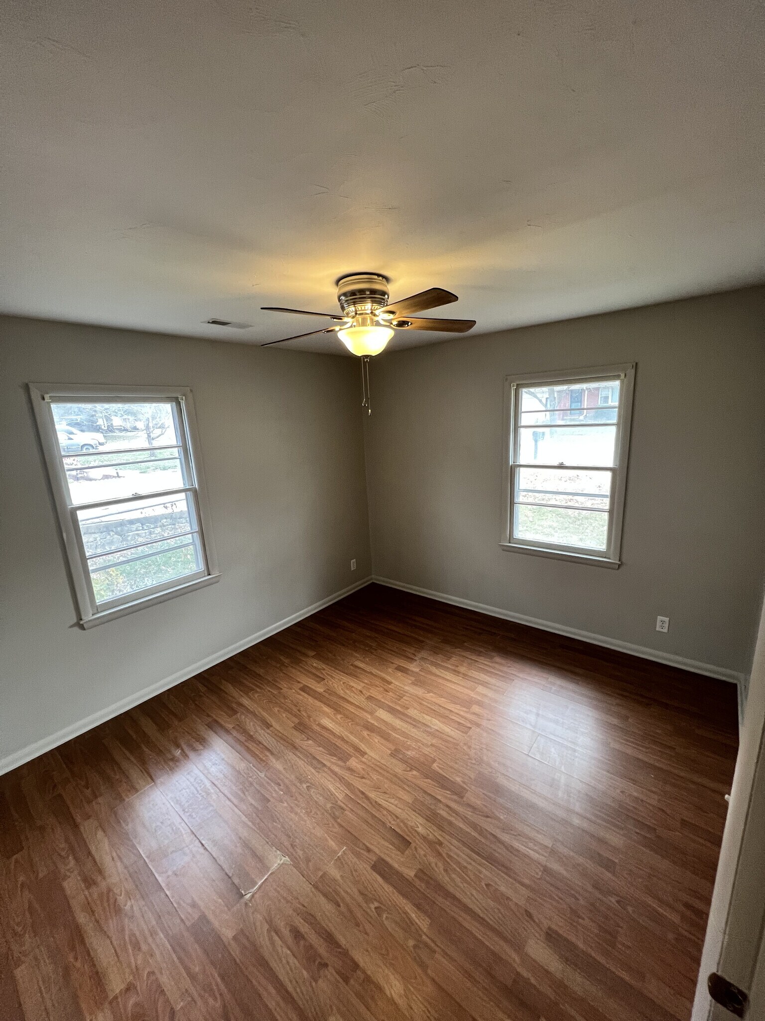 Bedroom 1 - 5810 Wilshire Boulevard