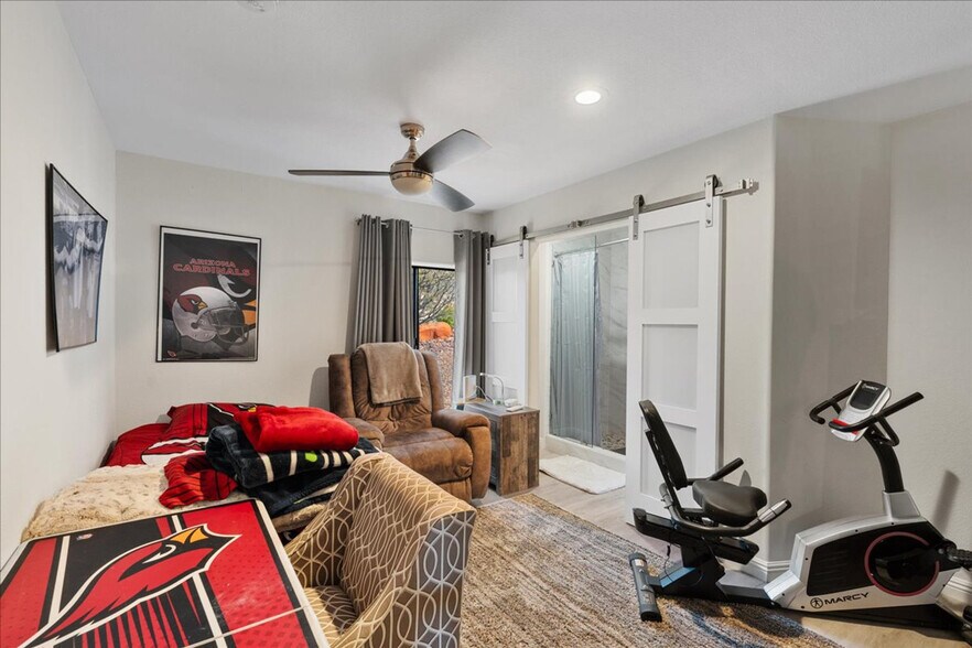 Building Photo - 2402 Desert Willow Dr