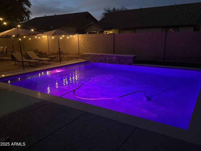 Building Photo - 1866 E Ravenswood Dr