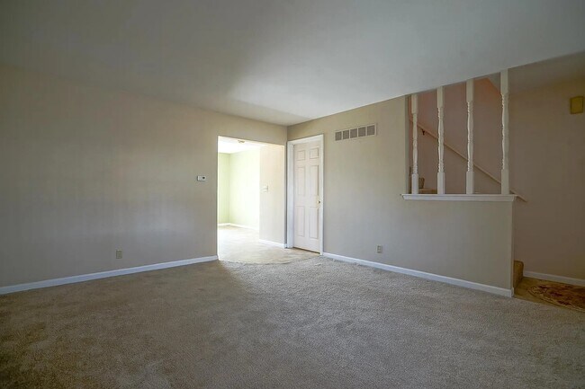Building Photo - 1726-1728 W Blue Spruce Court