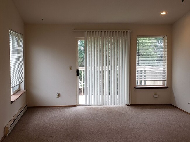 Building Photo - Spacious Two Bedroom Coming Available!