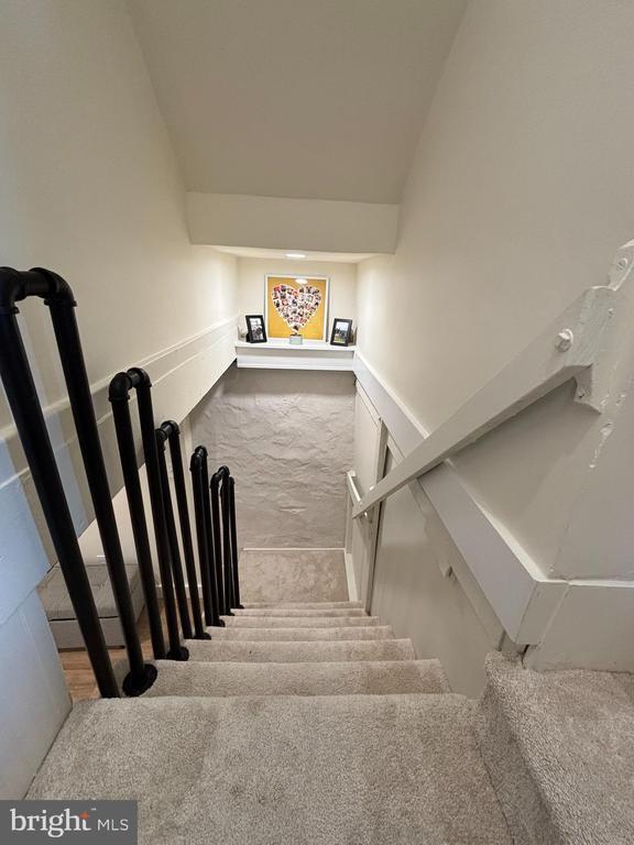 Building Photo - 404 S Jackson St