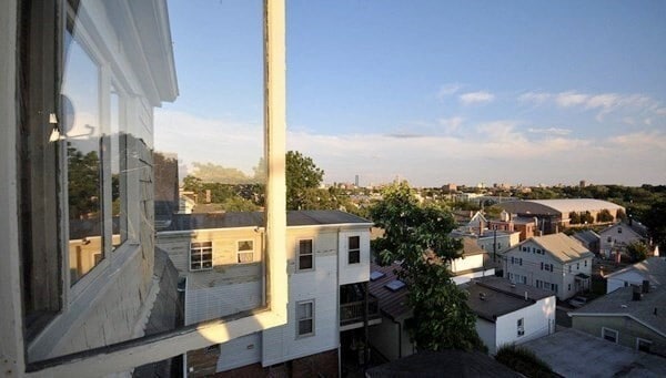 Building Photo - 58 Atherton St