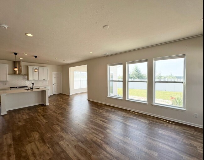 Building Photo - 1327 Sunnybrook Ln