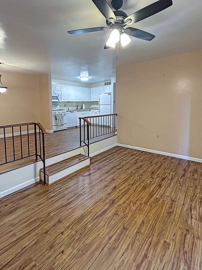 Building Photo - Welcome to this stunning 2-bedroom, 2-bath...