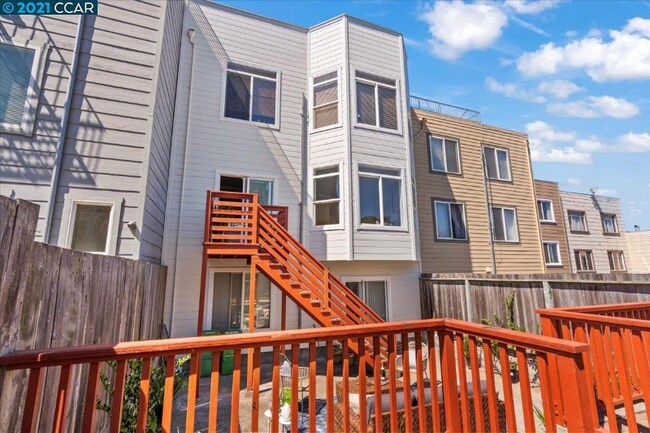 Building Photo - 1450 19th Ave