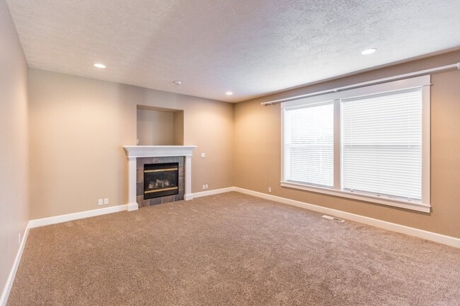 Building Photo - Beautiful 4 Bedroom home in Cascade Crest ...