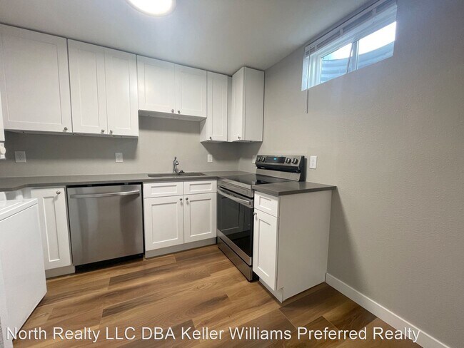 Building Photo - 2 br, 1 bath House - 1184 Clinton St. #B