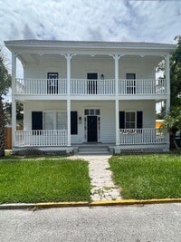Building Photo - 3/2 ground floor unit in downtown historic St Augustine!