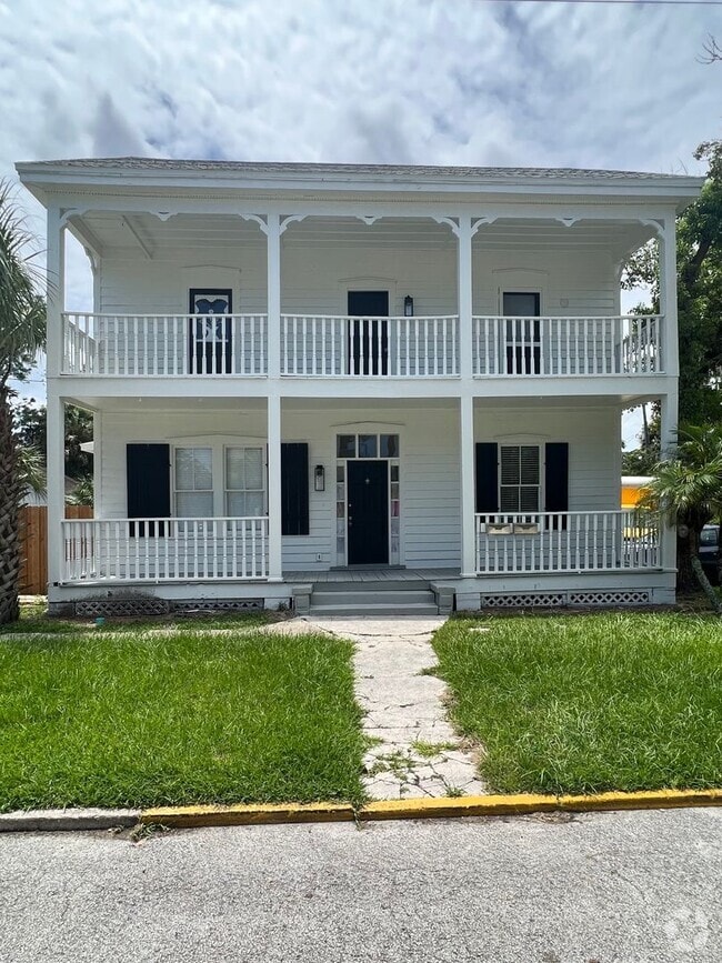 Building Photo - 3/2 ground floor unit in downtown historic...