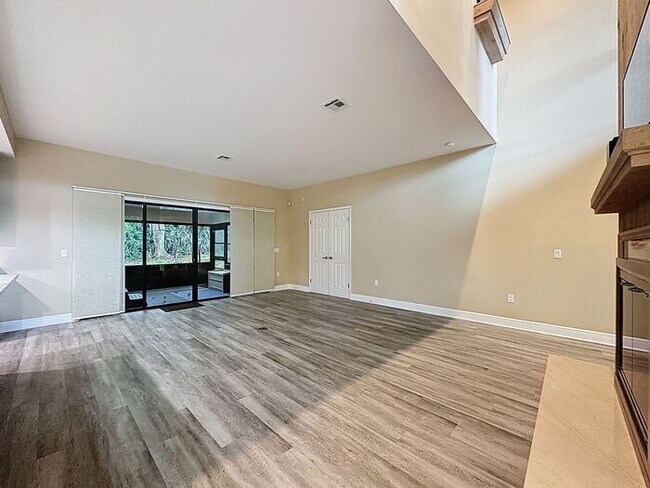 Building Photo - Exquisite Lake County Home with Lake Harris Views