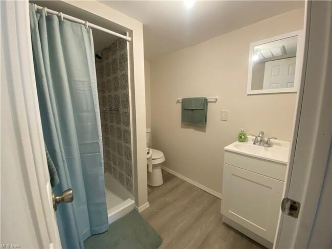 Building Photo - Renovated 3 Bedroom Home with 2 Full Baths