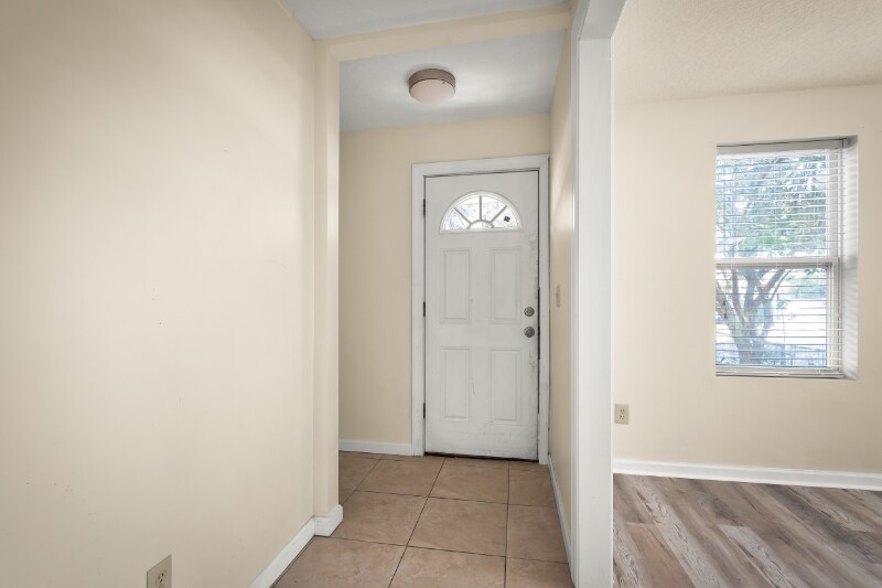 Building Photo - 12716 Gillespie Ave