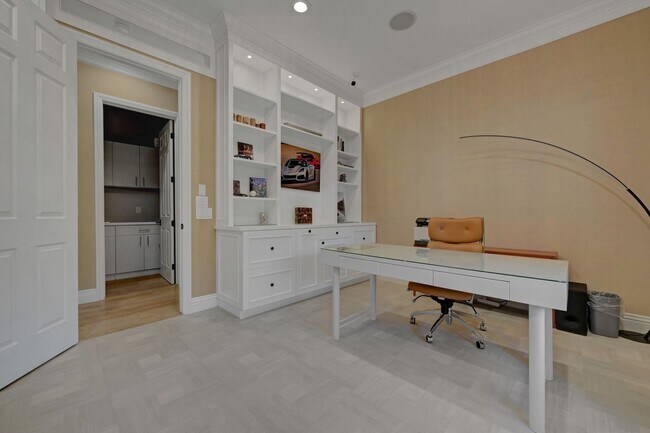 Building Photo - Entertainers dream