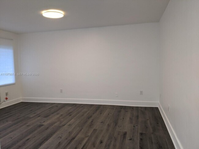 Building Photo - 12665 NE 16th Ave