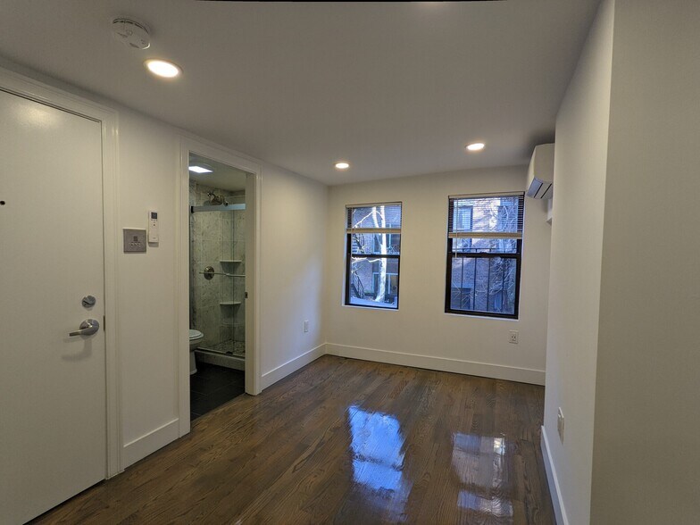 Building Photo - 80 West Cedar St