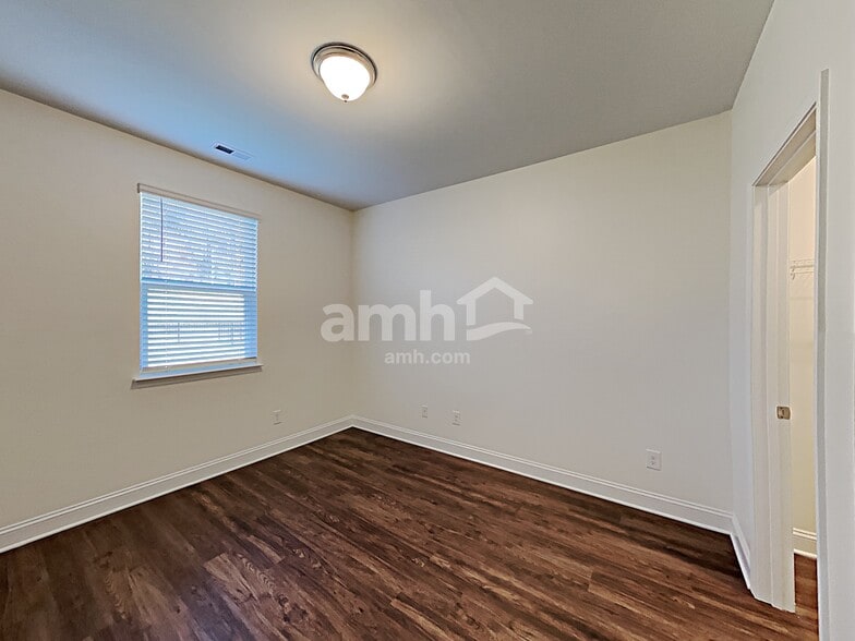 Building Photo - 1130 Bentley Pk Dr