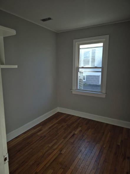 Building Photo - 131 Beech St