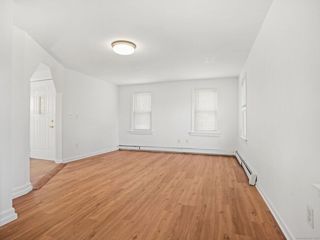 Building Photo - 500 Sport Hill Rd